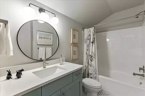 Bath - 526 N Legend Way, Mapleton, UT 84664 photo 3 of 4