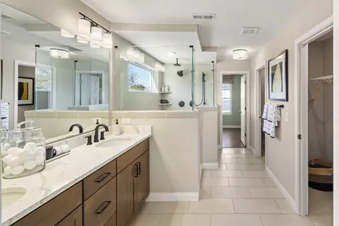 Bath - 225 Tilly Ct, Springboro, OH 45066 photo 1 of 3
