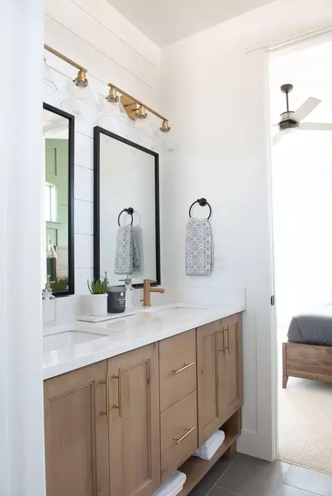 Bath - 1436 S 10 E, Salem, UT 84653 photo 1 of 4
