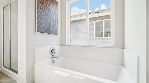 Bath - 63300 NE Peale St, Bend, OR 97701 photo 2 of 5