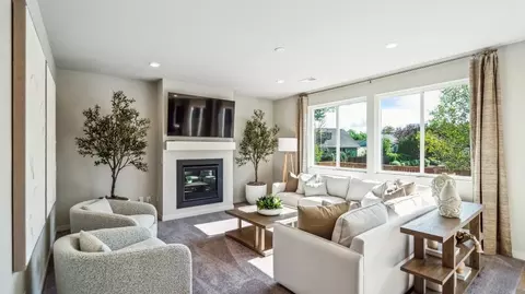 Living - 63300 NE Peale St, Bend, OR 97701 photo 1 of 2