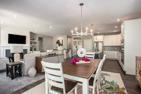 Dining - Hickory Drive, Grand Ledge, MI 48837 photo 2 of 2