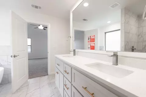 Bath - 17252 Billy Rd, Washington, OK 73093 photo 1 of 12