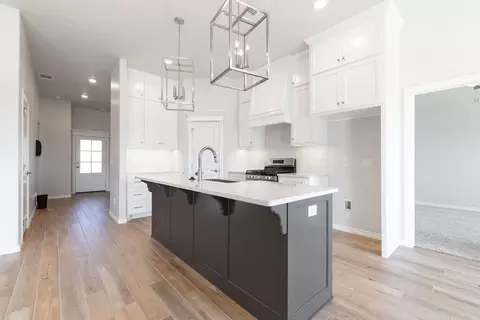 Kitchen - 17252 Billy Rd, Washington, OK 73093 photo 3 of 11