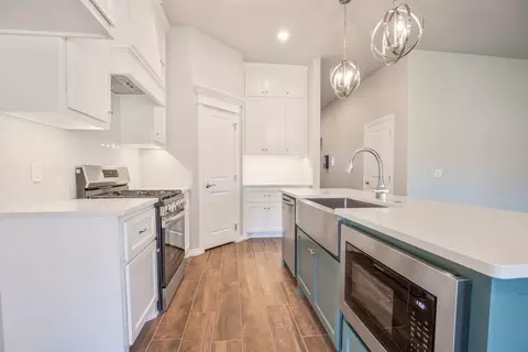 Kitchen - 17252 Billy Rd, Washington, OK 73093 photo 10 of 11