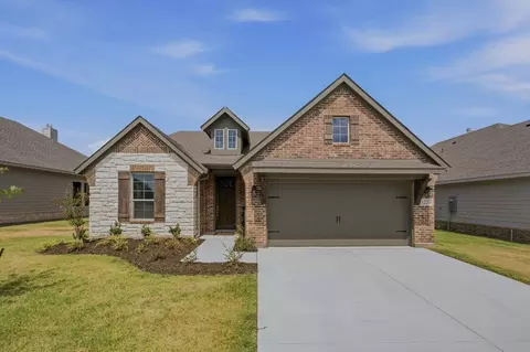 1229 Sabine River Ln, Springtown, TX 76082