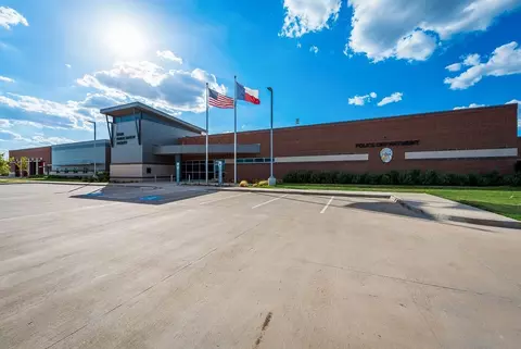 Exterior - 4857 Stonebridge Dr, Ennis, TX 75119 photo 4 of 4