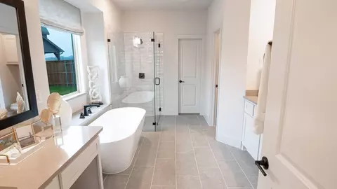 Bath - 1324 Comal Dr, Forney, TX 75126 photo 4 of 4