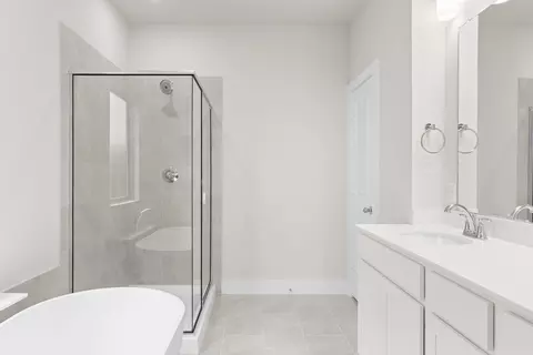 Bath - 1324 Comal Dr, Forney, TX 75126 photo 2 of 3