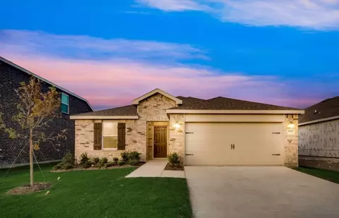 1904 Village Creek Ln, Denton, TX 76208