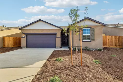 1473 Union Ave, Tulare, CA 93274