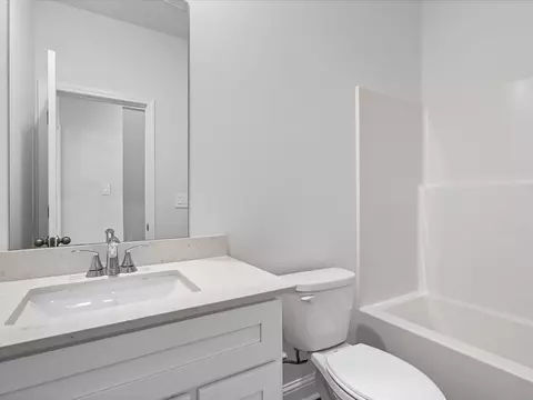 Bath - 13656 Winterberry Dr, Biloxi, MS 39532 photo 1 of 2