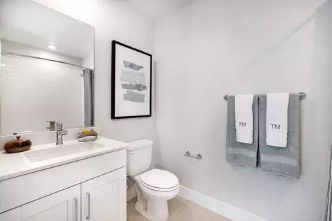 Bath - 2116 Latham St, Mountain View, CA 94040 photo 6 of 9