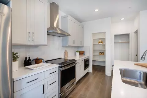 Kitchen - 2116 Latham St, Mountain View, CA 94040 photo 4 of 16