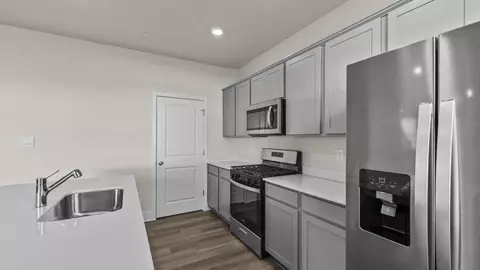 Kitchen - 1566 Bentstalk Dr, Frederick, MD 21703 photo 4 of 6