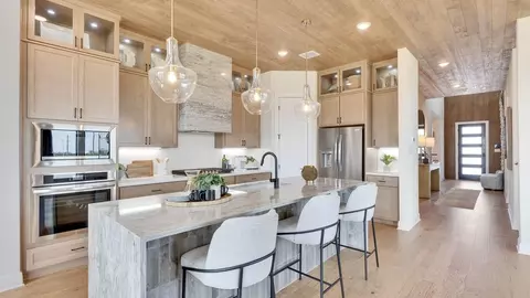 Kitchen - 4100 Starnberg Ln, Pflugerville, TX 78660 photo 15 of 19