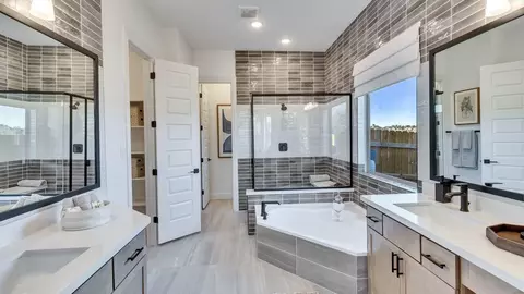 Bath - 4100 Starnberg Ln, Pflugerville, TX 78660 photo 1 of 15