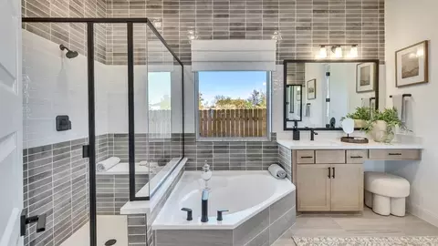 Bath - 4100 Starnberg Ln, Pflugerville, TX 78660 photo 2 of 15