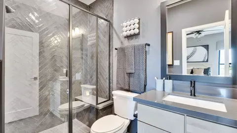 Bath - 4100 Starnberg Ln, Pflugerville, TX 78660 photo 11 of 15