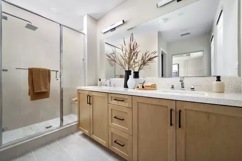 Bath - 27377 Harrier Ct, Valencia, CA 91381 photo 1 of 1