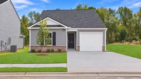 127 Cranford Rd, Fountain Inn, SC 29644