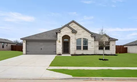 1240 Clubhouse Dr, Burleson, TX 76028