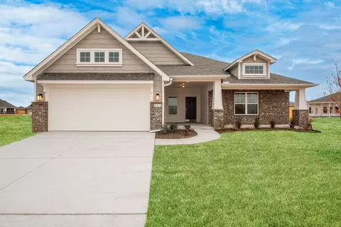 Exterior - 16140 Tall Grass Dr, Moore, OK 73170 photo 7 of 14