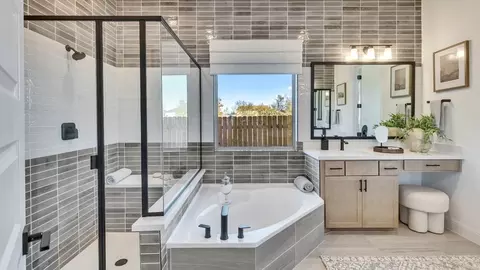 Bath - 931 Cherrystone Loop, Buda, TX 78610 photo 2 of 11