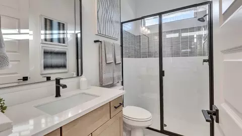 Bath - 931 Cherrystone Loop, Buda, TX 78610 photo 7 of 11