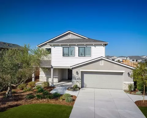 Exterior - 701 S Plum Ct, Dinuba, CA 93618 photo 5 of 7