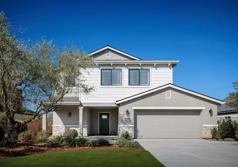 Exterior - 701 S Plum Ct, Dinuba, CA 93618 photo 6 of 7