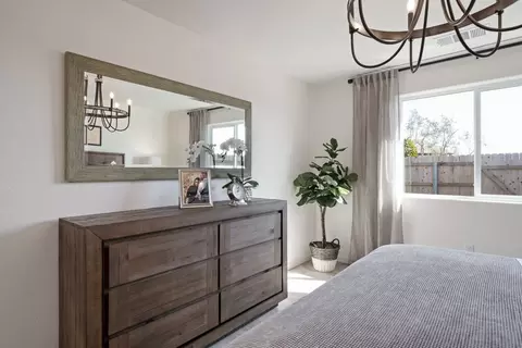Bedroom - 701 S Plum Ct, Dinuba, CA 93618 photo 5 of 9