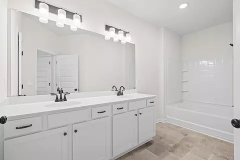 Bath - 201 Pisgah Xing, Cartersville, GA 30120 photo 1 of 4
