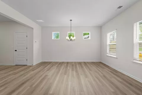 Living - 201 Pisgah Xing, Cartersville, GA 30120 photo 2 of 5