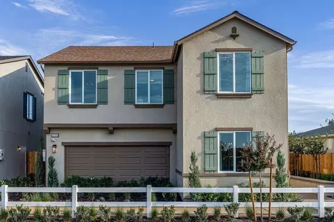 3707 W Owen Ave, Visalia, CA 93291