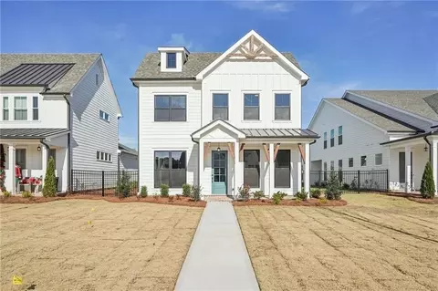 526 Pearl St, Cumming, GA 30040