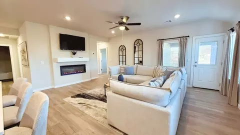 Living - 5601 Windstone Dr, Norman, OK 73072 photo 1 of 1