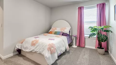 Bedroom - 5601 Windstone Dr, Norman, OK 73072 photo 3 of 3