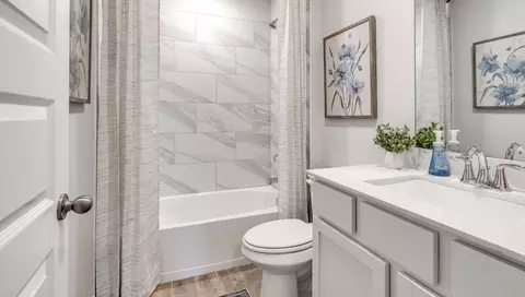 Bath - 5601 Windstone Dr, Norman, OK 73072 photo 3 of 3
