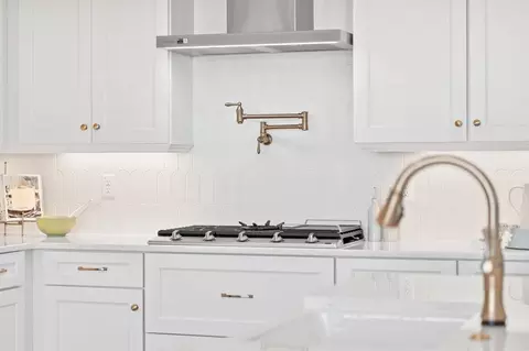 Kitchen - 2463 Spur Dr, Melbourne, FL 32940 photo 3 of 6