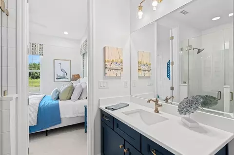 Bath - 2463 Spur Dr, Melbourne, FL 32940 photo 2 of 9