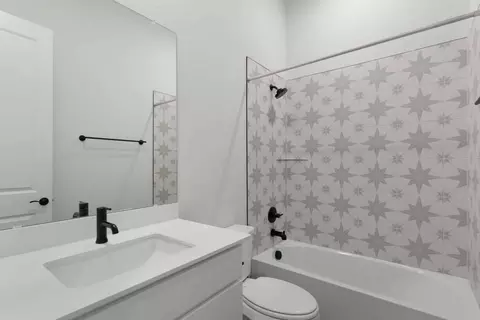 Bath - 1712 Willow Bean Dr, Georgetown, TX 78628 photo 6 of 9