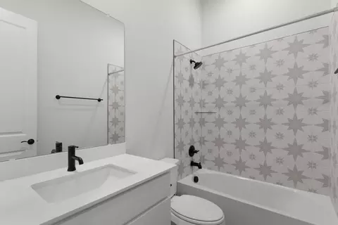 Bath - 1712 Willow Bean Dr, Georgetown, TX 78628 photo 1 of 9