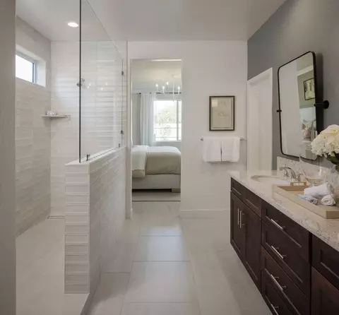 Bath - 1508 S Marcin St, Visalia, CA 93277 photo 5 of 5