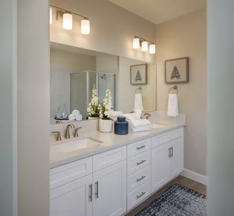 Bath - 1508 S Marcin St, Visalia, CA 93277 photo 1 of 5