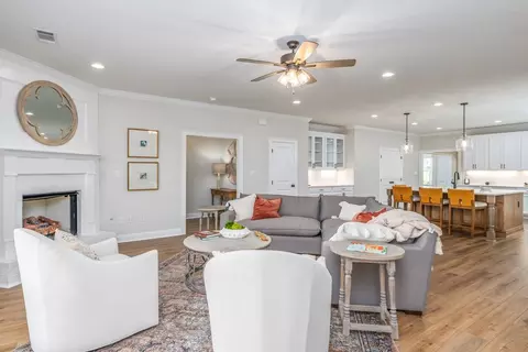 Living - 127 Laurel Branch Dr, Dothan, AL 36305 photo 4 of 5