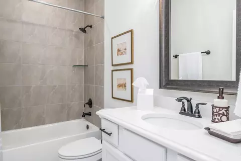 Bath - 127 Laurel Branch Dr, Dothan, AL 36305 photo 7 of 7
