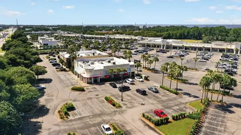 Exterior - 331 Lago Ln, Freeport, FL 32439 photo 4 of 4