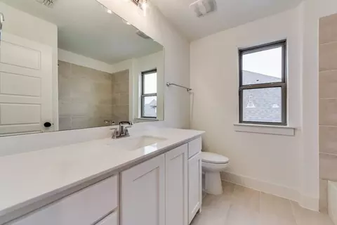 Bath - 620 Donegal Dr, Celina, TX 75009 photo 3 of 15
