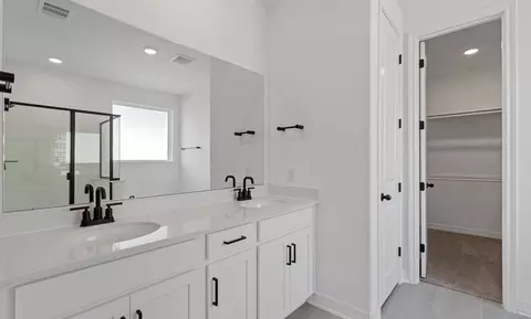 Bath - 2915 Silver Forest St, Angleton, TX 77515 photo 1 of 5